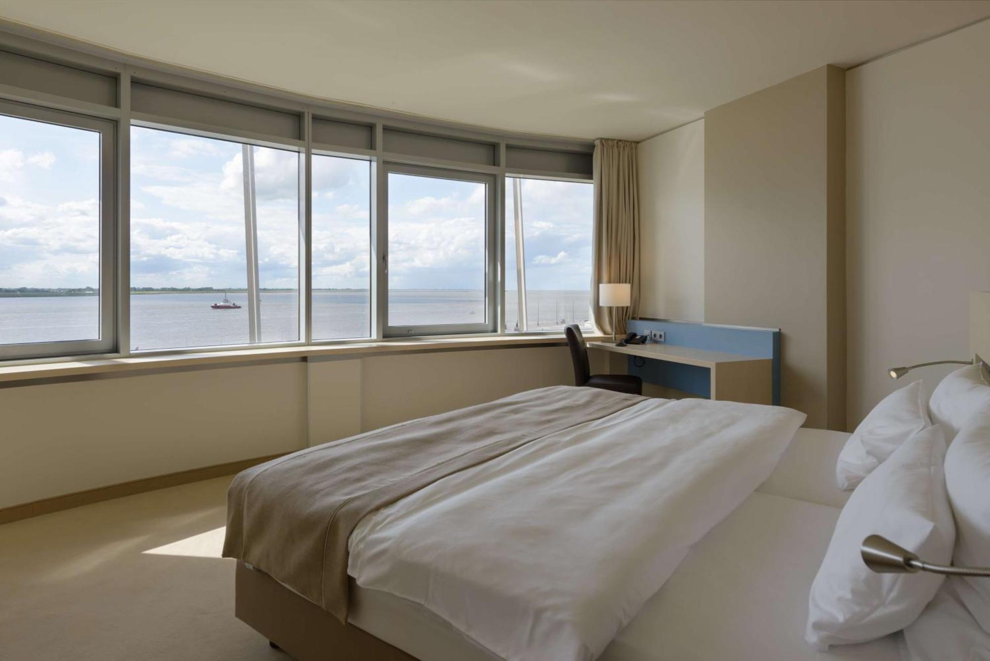 Atlantic Hotel Sail City Bremerhaven Exterior photo