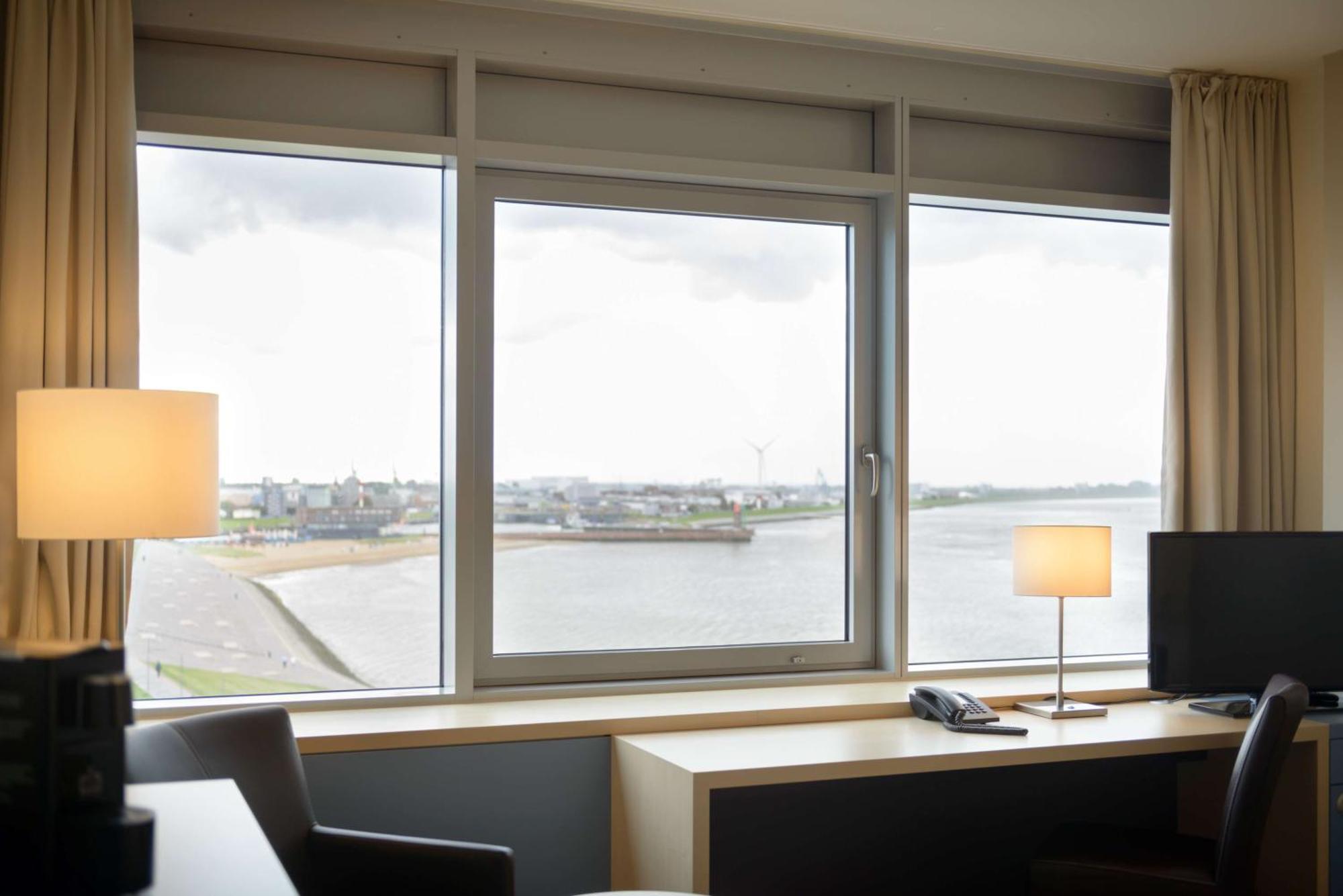 Atlantic Hotel Sail City Bremerhaven Exterior photo